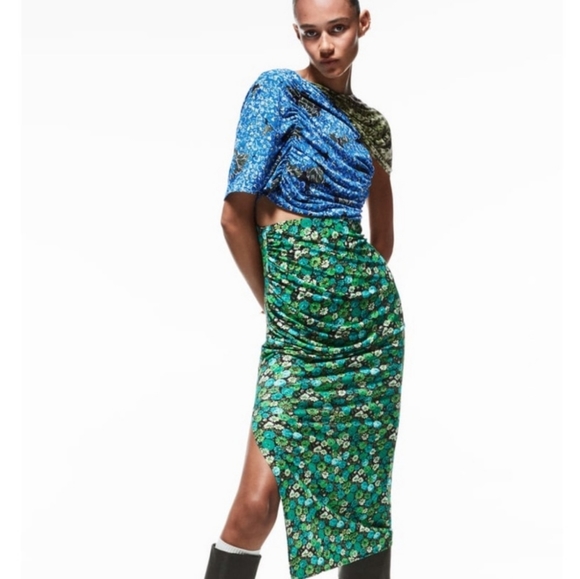 Zara (Bloggers Favorite) Off Shoulder Assymetrical Midi Dress Size Medium - Picture 8 of 15